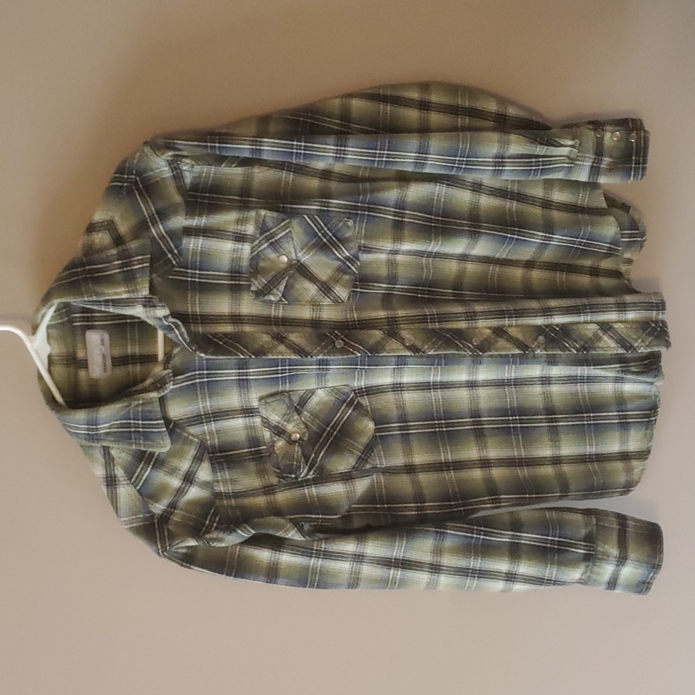 Wranger button down plaid shirt
